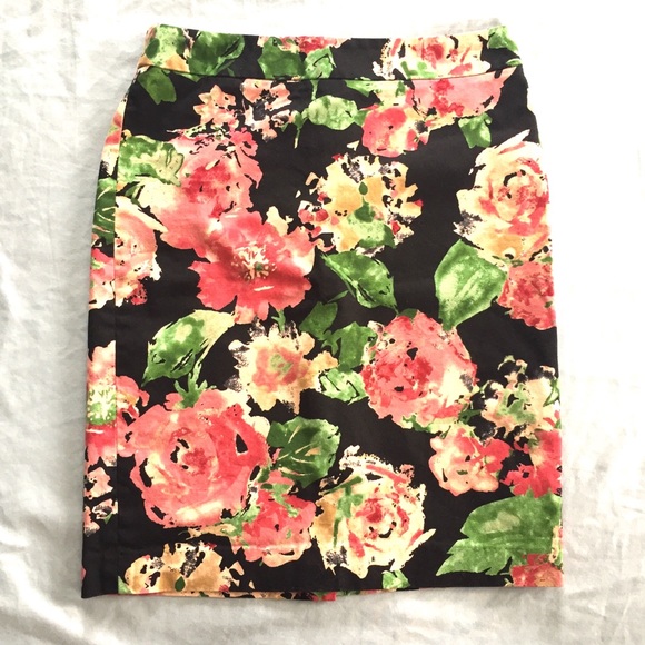 Talbots Petites Floral Pencil Skirt - Picture 2 of 5